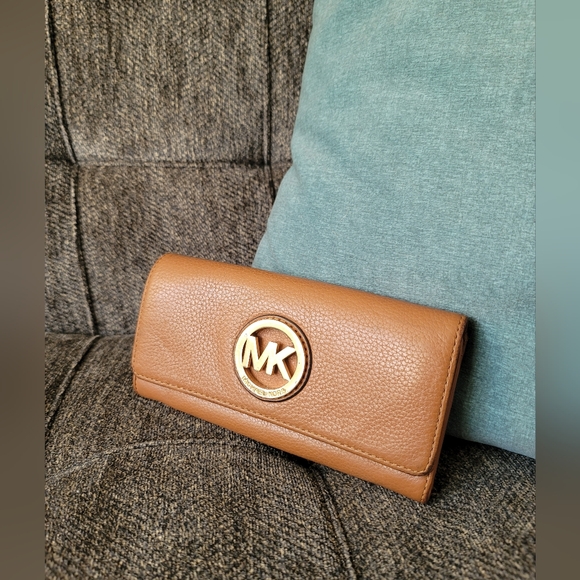 Michael Kors Handbags - Michael Kors Fulton Leather Wallet